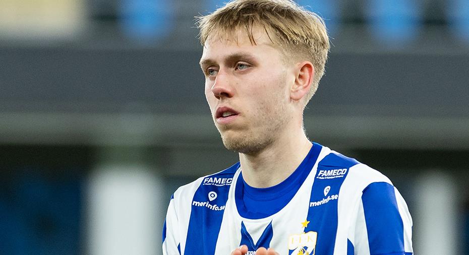 Uppter Elias Hagen På Väg Bort Från Ifk Göteborg 